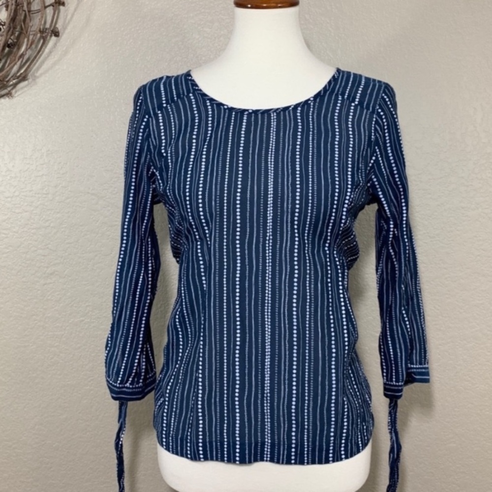 Blue Gap top, size medium